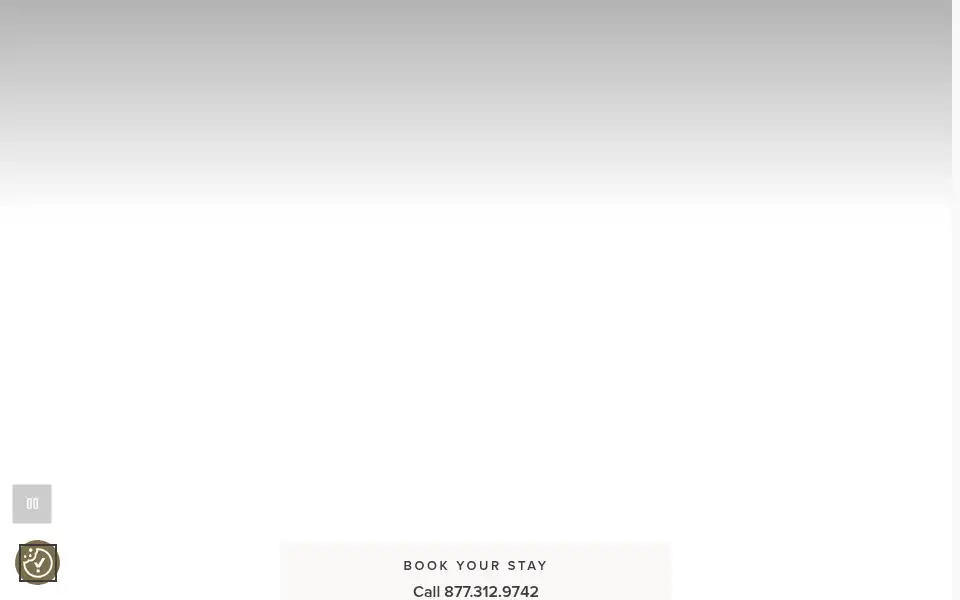 Screenshot of acqualinaresort.com