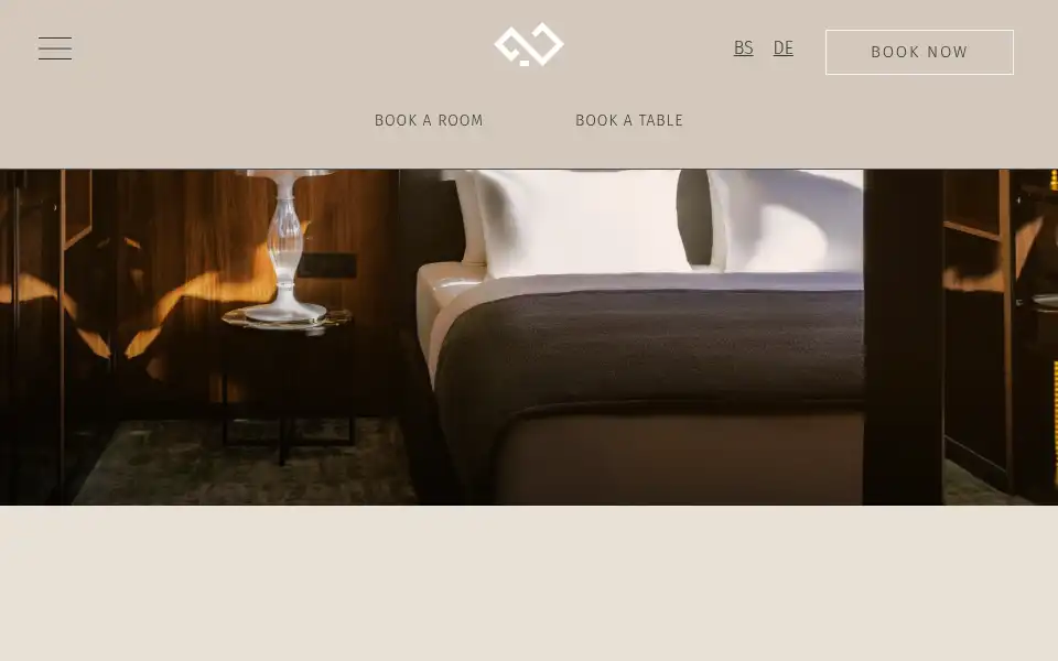 Screenshot of apeirohotels.com