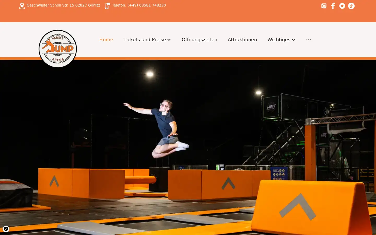 Screenshot of family-jump-arena.de