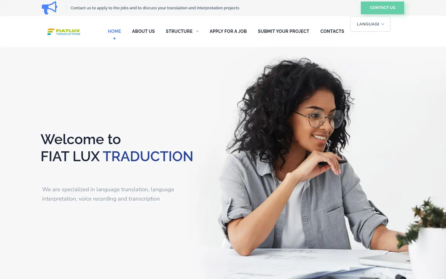 Screenshot of fiatluxtraduction.com