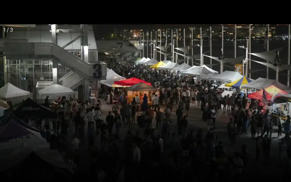 Screenshot of intrepidmuseum.org