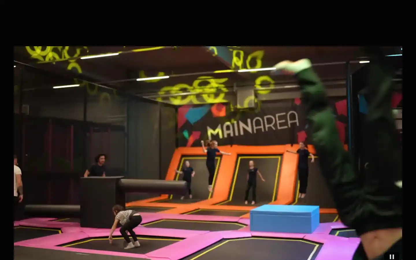 Screenshot of maxxarena.com