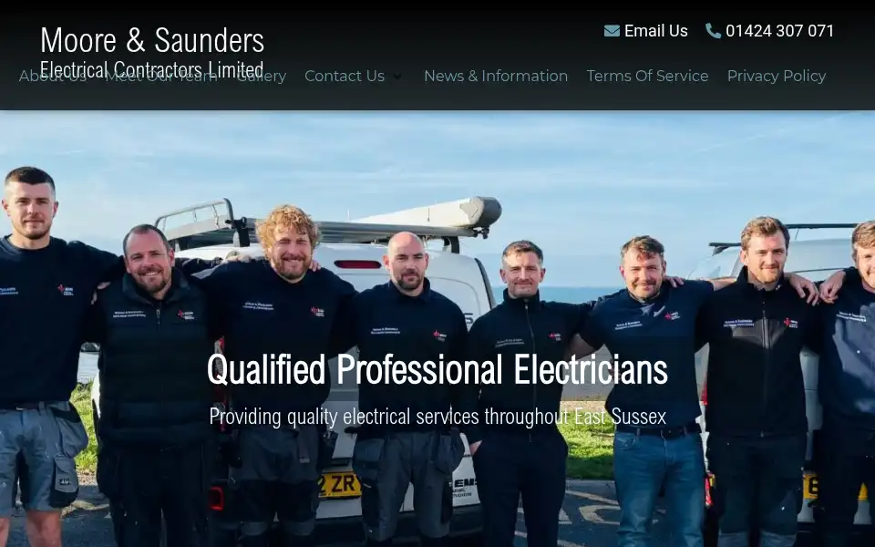 Screenshot of mooreandsaunders.co.uk