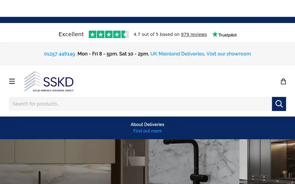 Screenshot of solidsurfacekitchens.co.uk