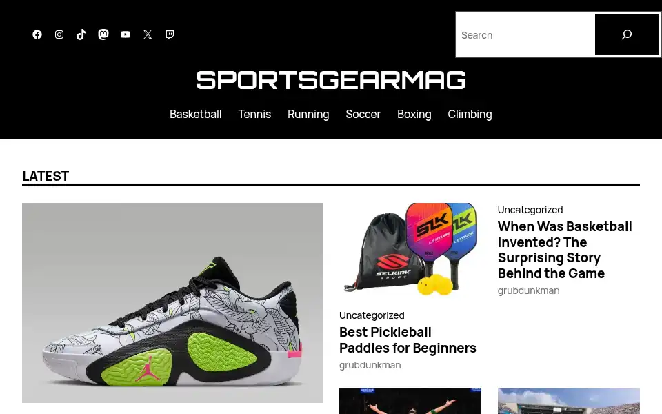 Screenshot of sportsgearmag.com
