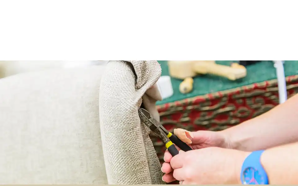 Screenshot of walkersupholstery.com