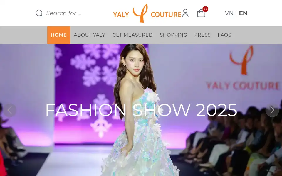 Screenshot of yalycouture.com